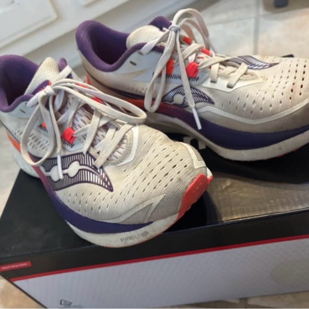 Saucony endorphin speed pro Women's Cream and Purple Running Shoes